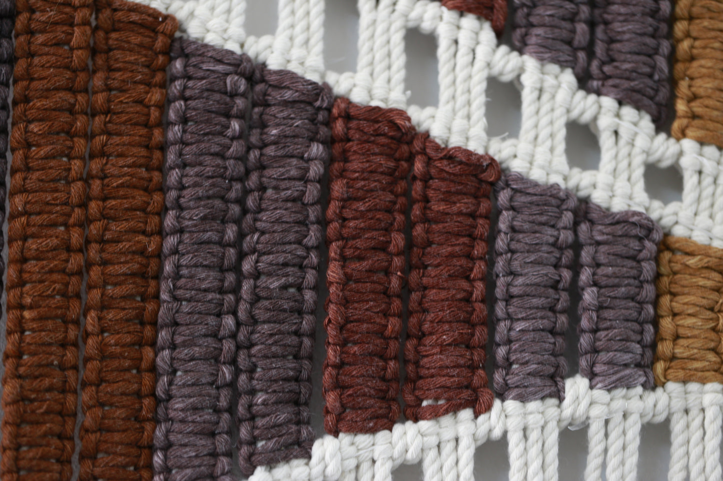 Burnt-Autumn-Hues-best-housewarming-gift-ideas